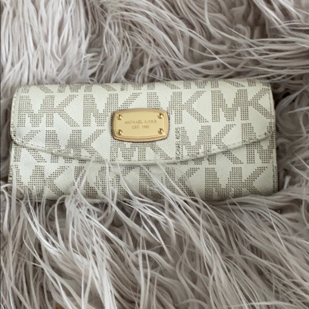 Authentic MICHAEL KORS LONG COMPACT WALLET